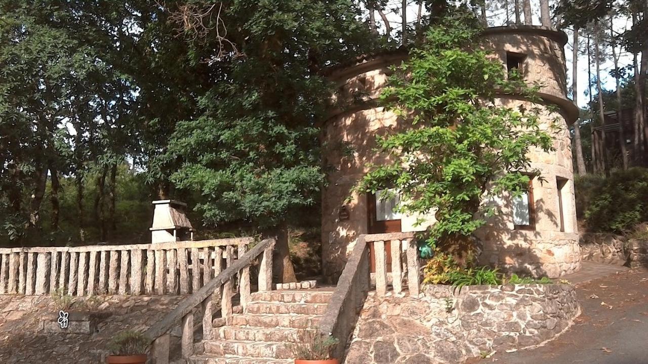 Aldea Os Muinos Guest House As Mirans Bagian luar foto