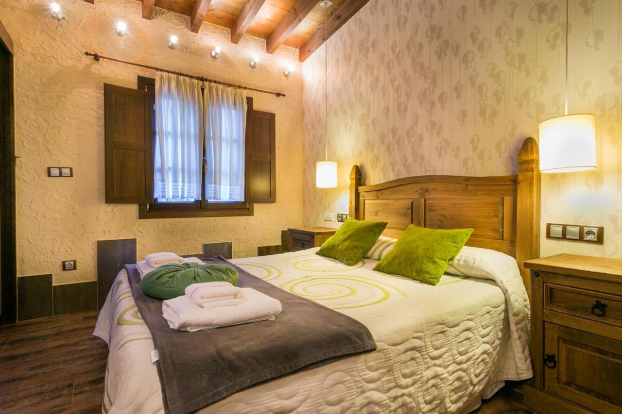 Aldea Os Muinos Guest House As Mirans Bagian luar foto