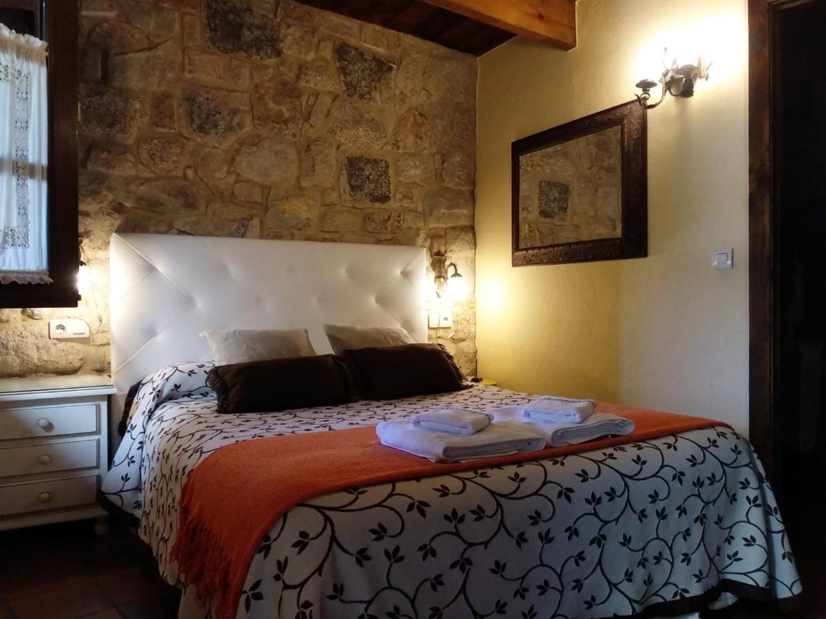 Aldea Os Muinos Guest House As Mirans Bagian luar foto
