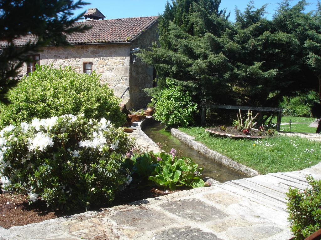 Aldea Os Muinos Guest House As Mirans Bagian luar foto
