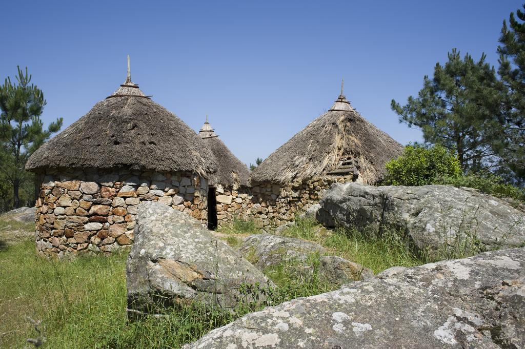 Aldea Os Muinos Guest House As Mirans Bagian luar foto